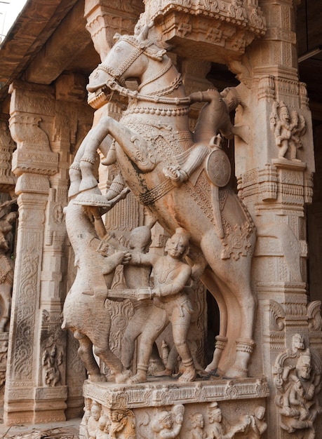 힌두교 사원 Sri Ranganathaswamy Temple Tiruchirapp의 조각상