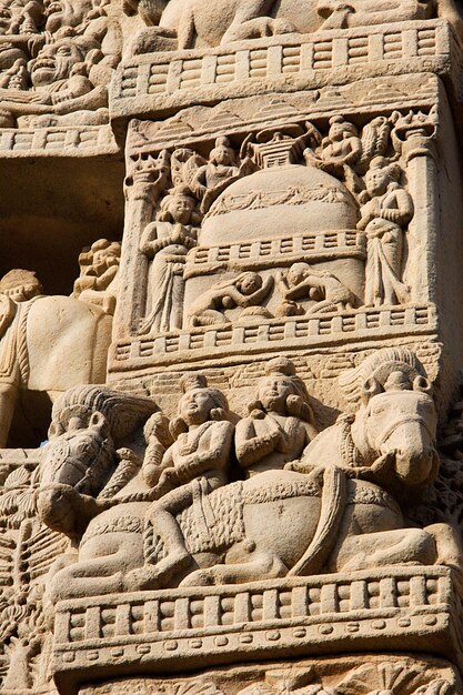 Photo statues of a temple