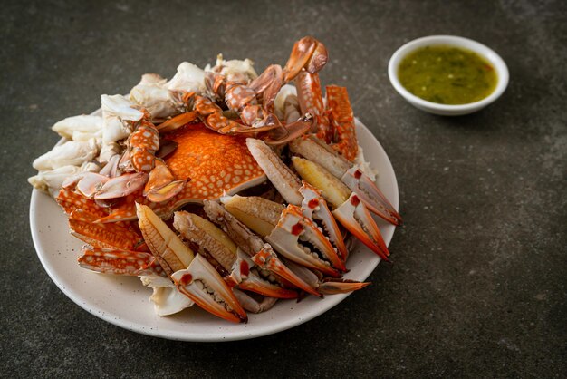 Steamed blue crab with spicy seafood sauce