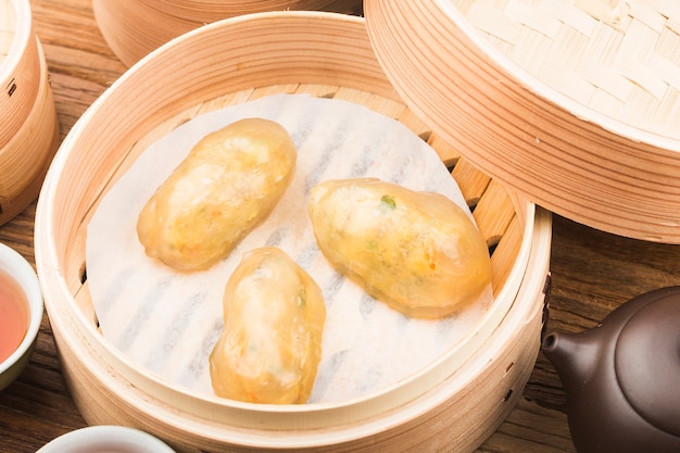 Steamed Chinese Crystal Meat Dumplings