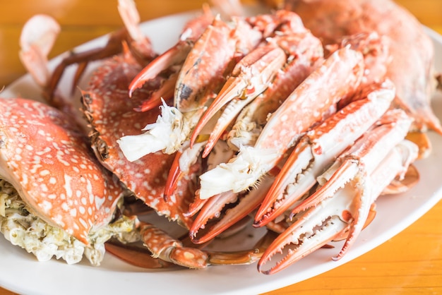 steamed crab and crab claws