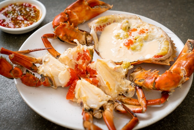 Steamed egg crab with fresh milk