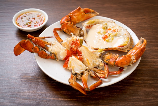 Steamed egg crab with fresh milk