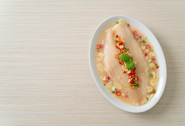 Steamed Fish in Spicy Lemon Sauce