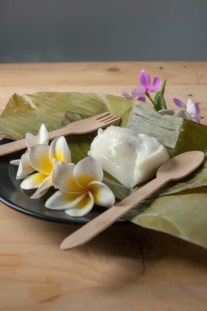 Steamed Flour with Coconut Filling