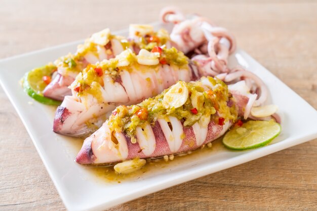 Steamed Squids with Spicy Chili and Lemon Sauce