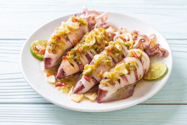 Steamed Squids with Spicy Chili and Lemon Sauce