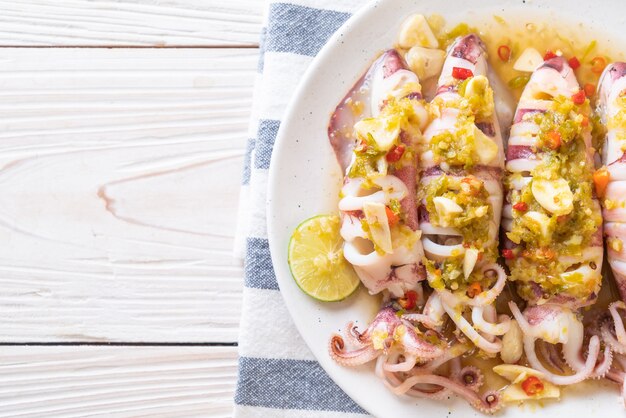 Steamed Squids with Spicy Chili and Lemon Sauce