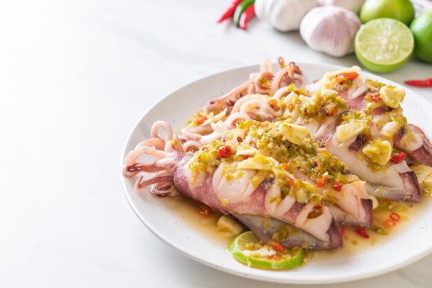 Steamed Squids with Spicy Chili and Lemon Sauce