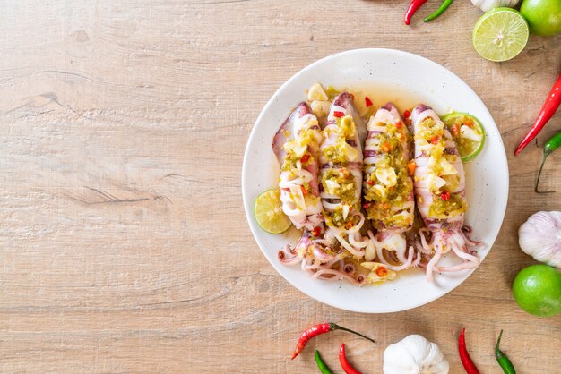 Steamed Squids with Spicy Chili and Lemon Sauce