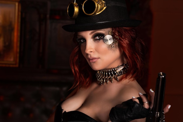 Steampunk meisjeshoed met diepe halslijn rond glazen portret