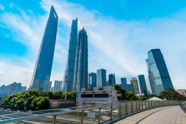 Stedelijk architecturaal landschap in Lujiazui, Shanghai