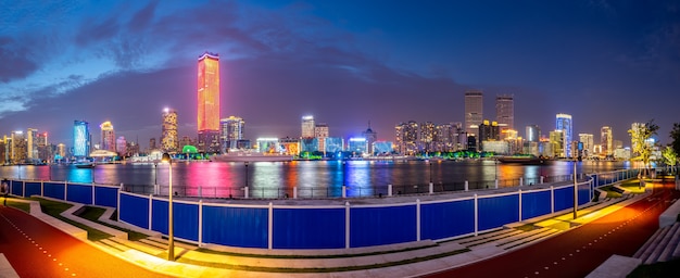 Stedelijk Nightscape architecturaal landschap in Shanghai