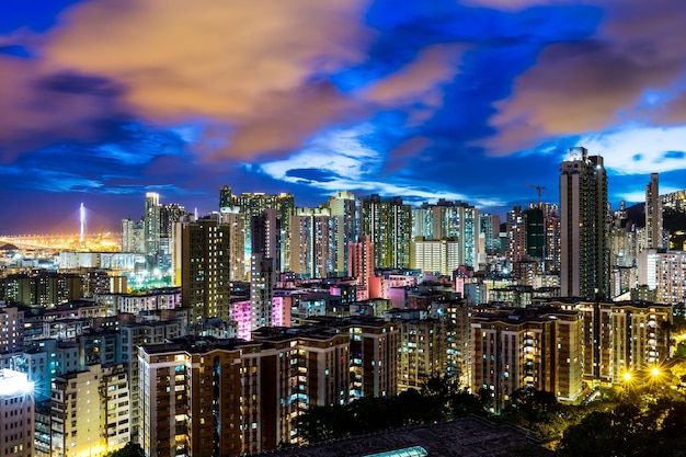 Stedelijke stad in Hong Kong 's nachts