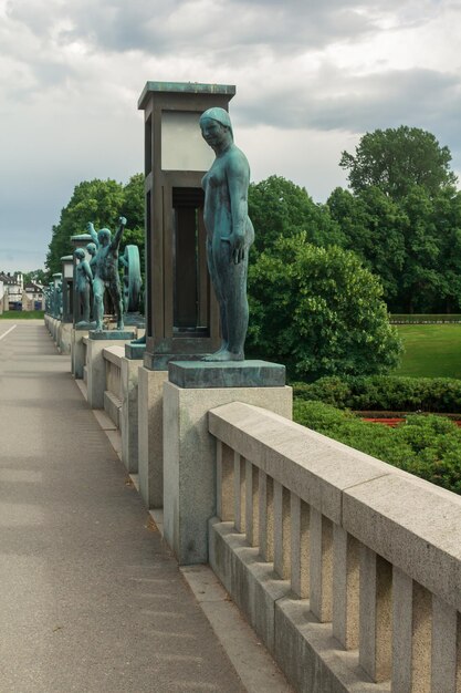 Steegje in het beeldenpark in Oslo