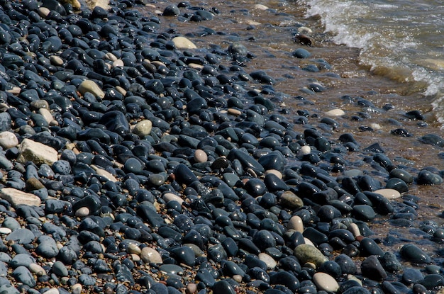 Steen natuurfotografie stenen muren droge bladeren herfst grijze stenen rotsen granieten landschap