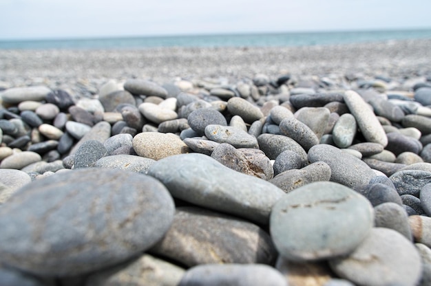 Foto steenen op het strand.