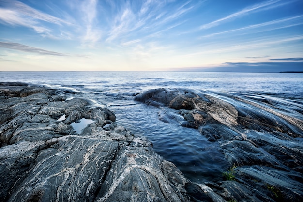 Steenkust van het noordelijke eiland