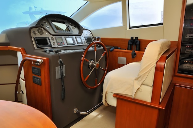 Steering wheel yacht