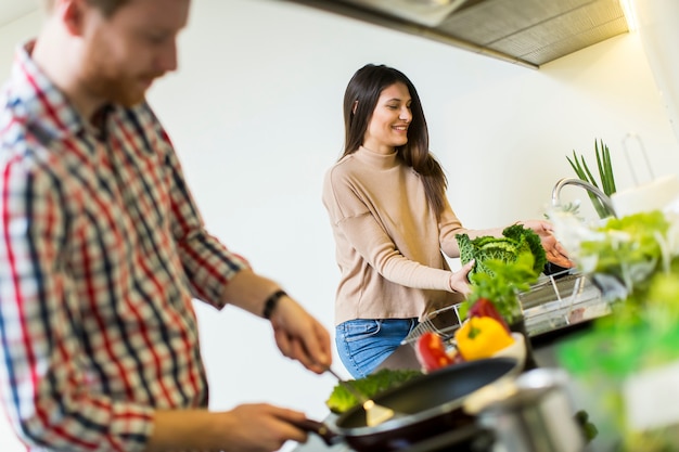 Stel in de keuken