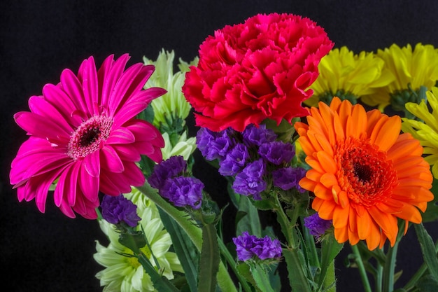 Stelletje levendig gekleurde bloemen