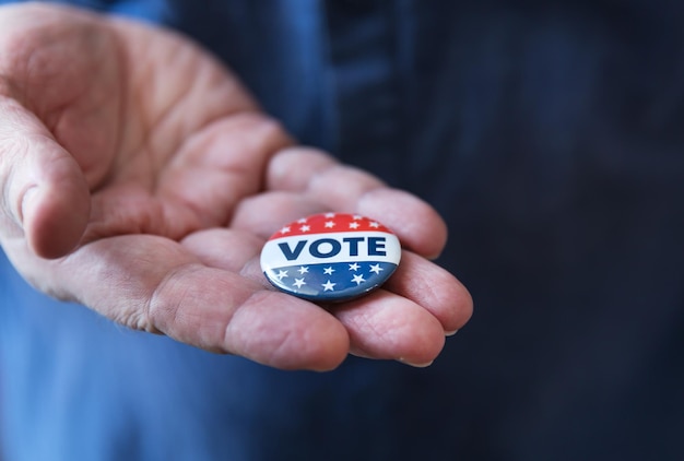 Stembadge op een man Presidentsverkiezingen Verkiezingskopbanner Verenigde Staten van Amerika