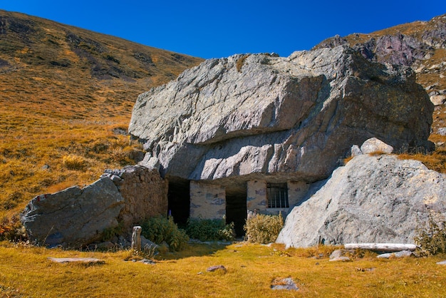 Stenen huis in de bergen