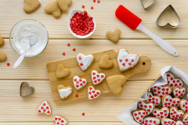 Step by step recipe of making cookies for valentine's day. Decorating biscuits