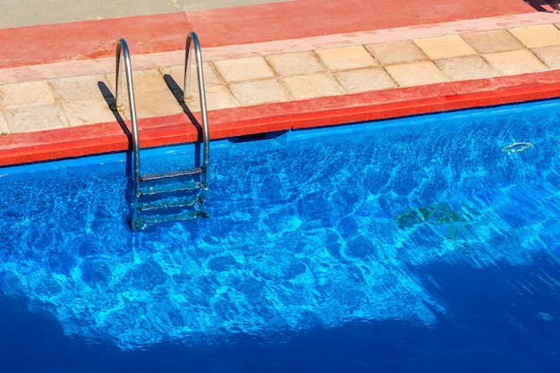 Steps to the pool
