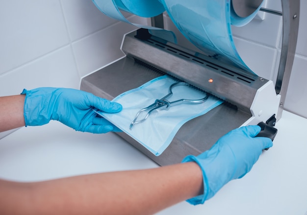 Sterilizing medical instruments in autoclave