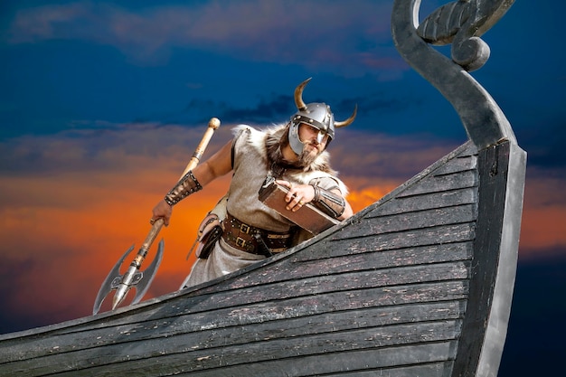 Sterke viking op zijn schip