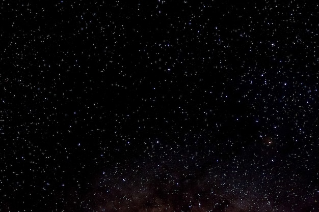 Sterren en melkweg heelal hemel nacht universum zwarte sterrenhemel van glanzend starfield