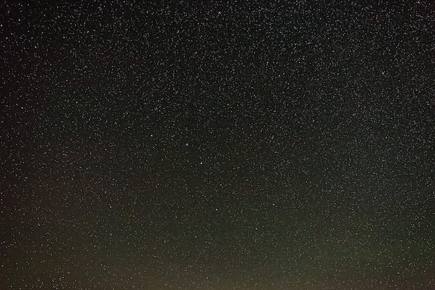 Sterren van het sterrenbeeld Ursa Major in een heldere nachtelijke hemel.