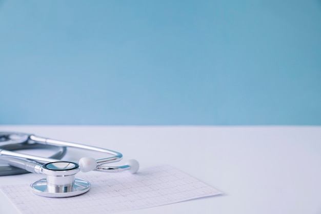 Photo stethoscope and notebook paper