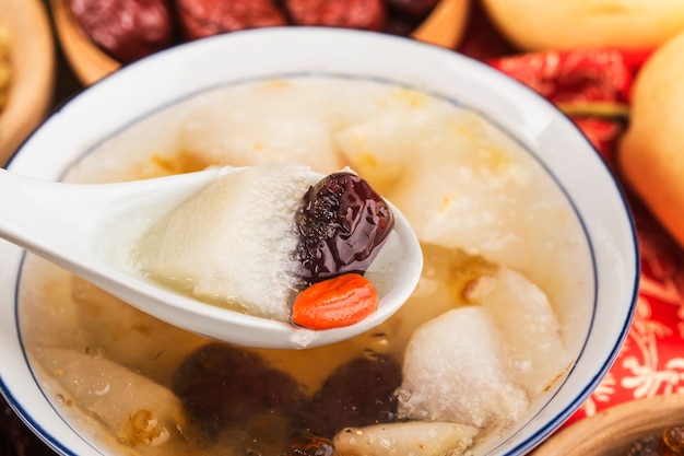 Photo stewed peach gum soup