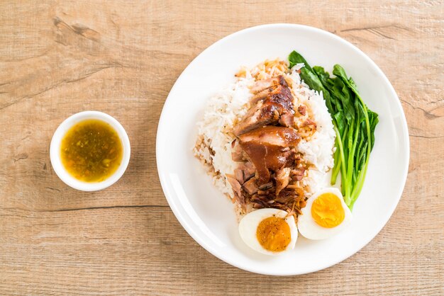 豚足の煮込みご飯