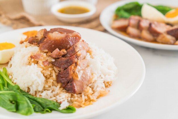 Photo stewed pork leg with rice