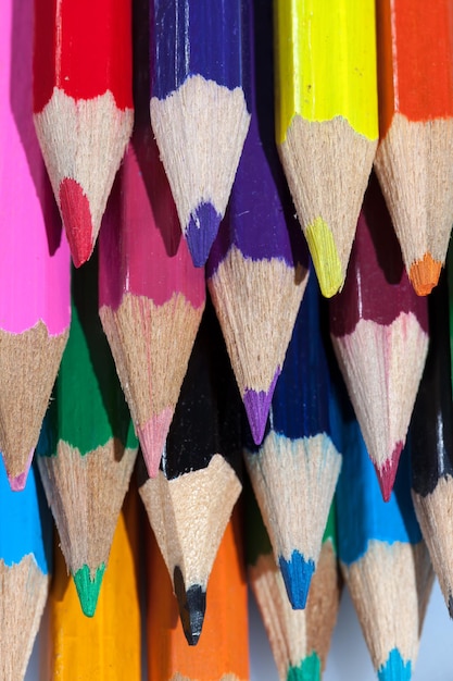 Foto un gruppo di matite colorate di natura morta