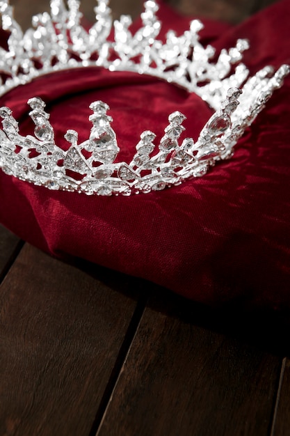 Photo still life of ruler crown