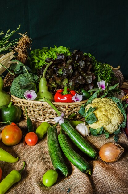 静物野菜、ハーブ、果物。