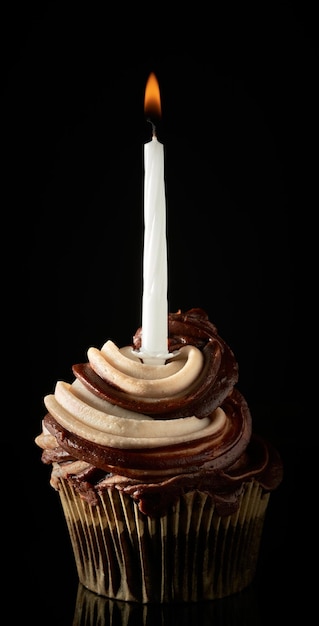 Photo still life with chocolate muffin with sugar