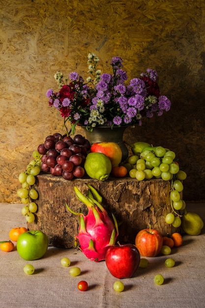 Foto natura morta con frutta.