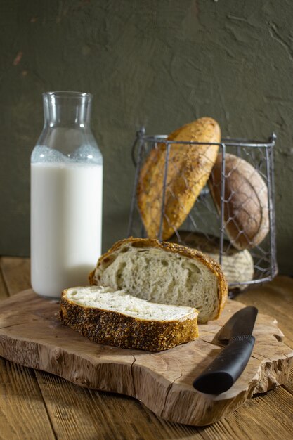 Фото Натюрморт с ломтиками хлеба