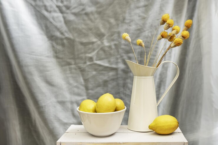 Foto stilleven met geëmailleerd plaatwerk