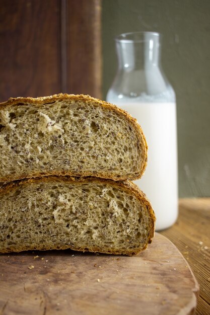 stilleven met sneetjes brood