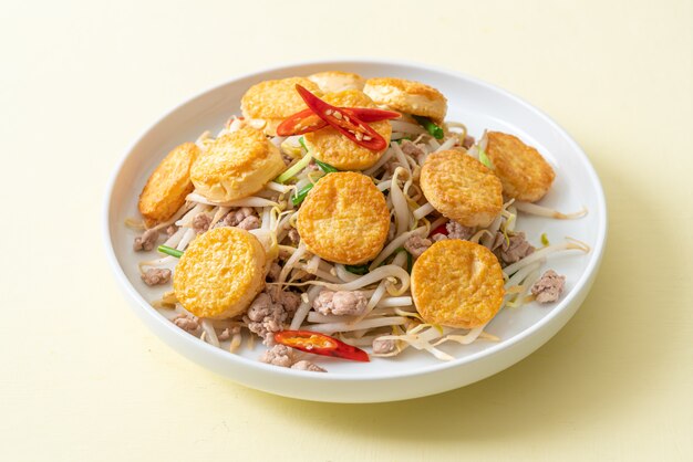 stir-fried bean sprout, egg tofu and minced pork