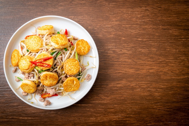 stir-fried bean sprout, egg tofu and minced pork