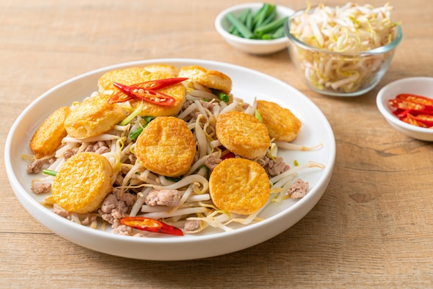 stir-fried bean sprout, egg tofu and minced pork