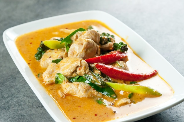 Stir fried chicken and curry paste