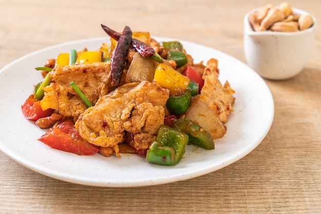 Stir-Fried Chicken with Cashew Nuts